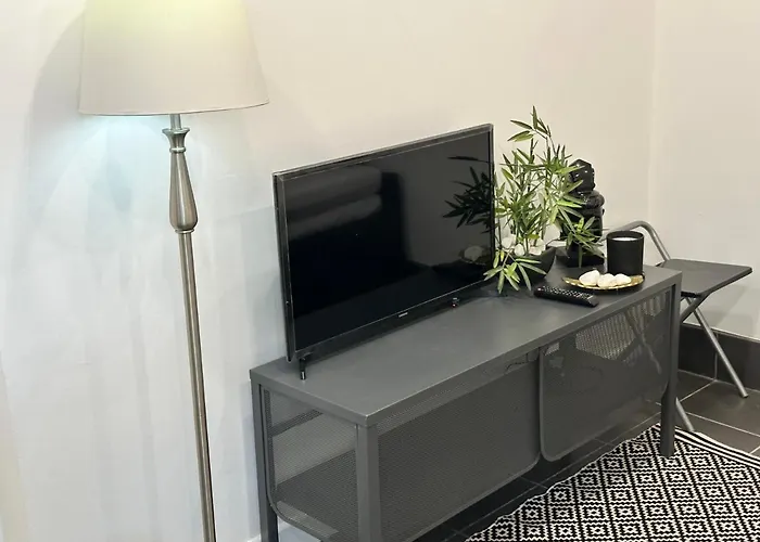 Modern Flat In Central Egham By Windsor Castle, Staines-Upon-Thames And Heathrow Airport