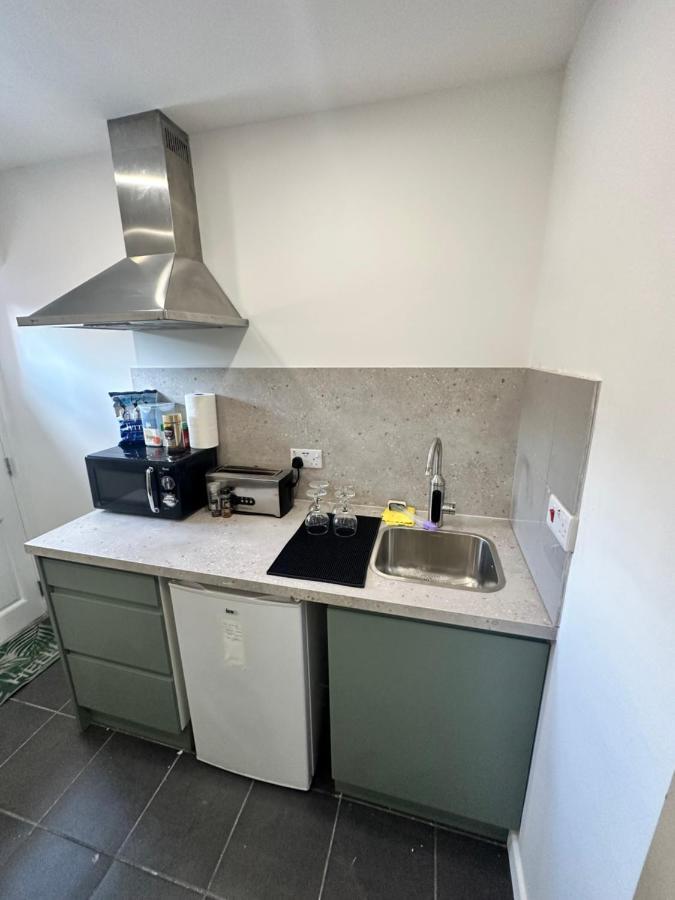 Apartment Modern Flat In By Windsor Castle, Staines-upon-thames And Heathrow Airport