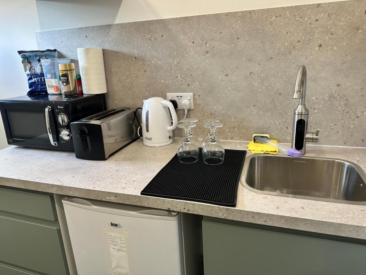 Apartment Modern Flat In By Windsor Castle, Staines-upon-thames And Heathrow Airport Egham