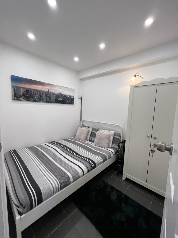 Apartment Modern Flat In By Windsor Castle, Staines-upon-thames And Heathrow Airport *